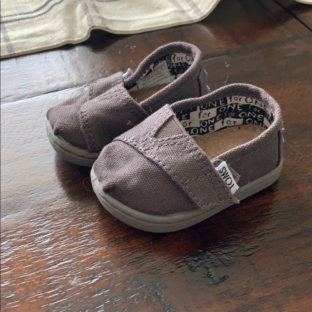 Baby TOMS gray